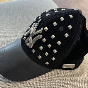 New York Yankees baseball cap for women